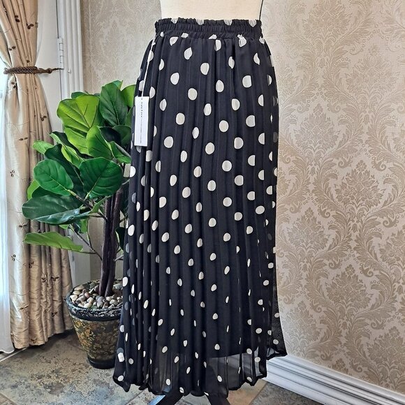 Truly 4 You Size Medium Black Pleated White Polka Dot Skirt Elastic Waist NWT - Picture 5 of 9
